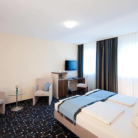 Hotel Koeniger Pliening Экстерьер фото