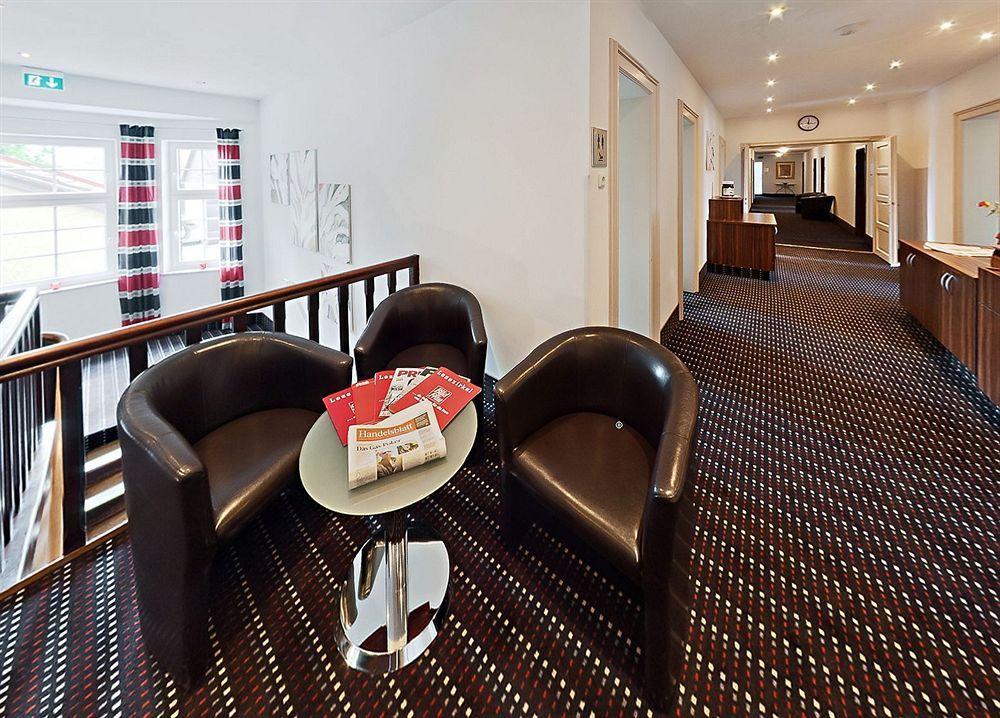 Hotel Koeniger Pliening Экстерьер фото
