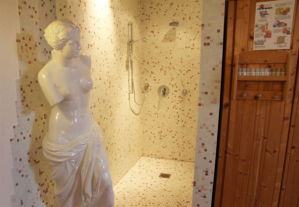 Hotel Koeniger Pliening Экстерьер фото