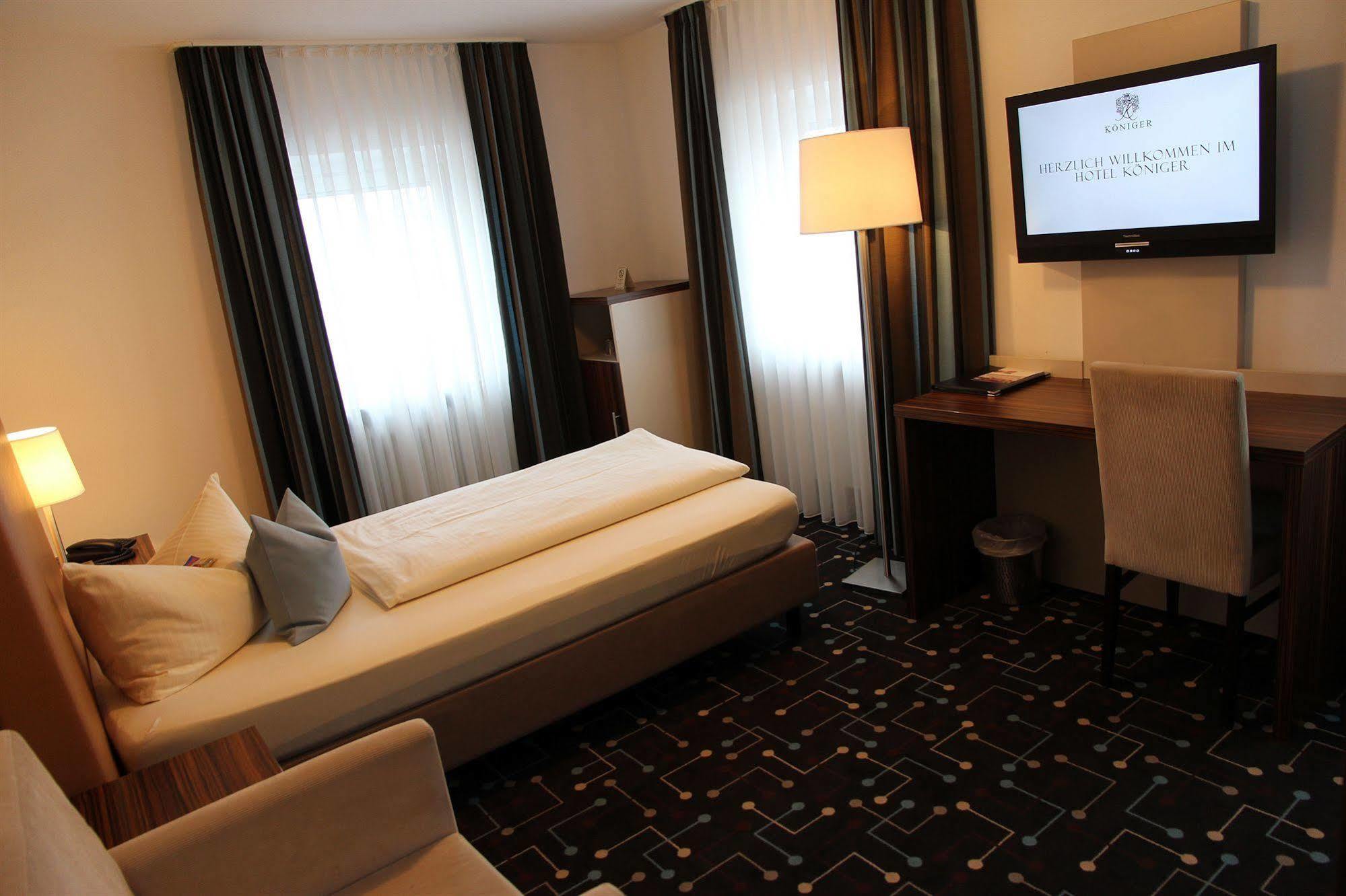 Hotel Koeniger Pliening Экстерьер фото