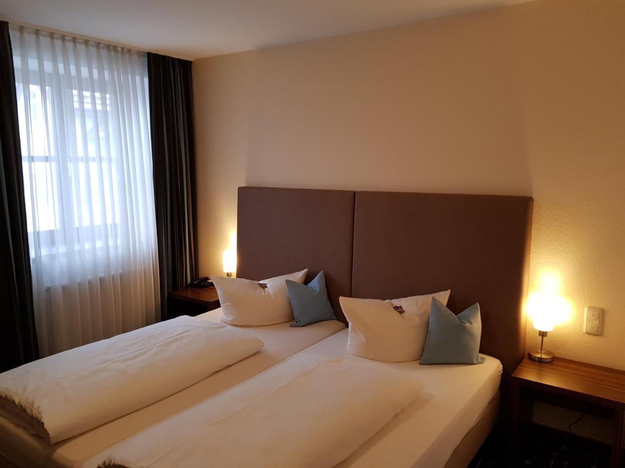 Hotel Koeniger Pliening Экстерьер фото