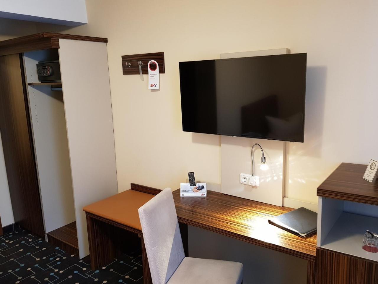 Hotel Koeniger Pliening Экстерьер фото