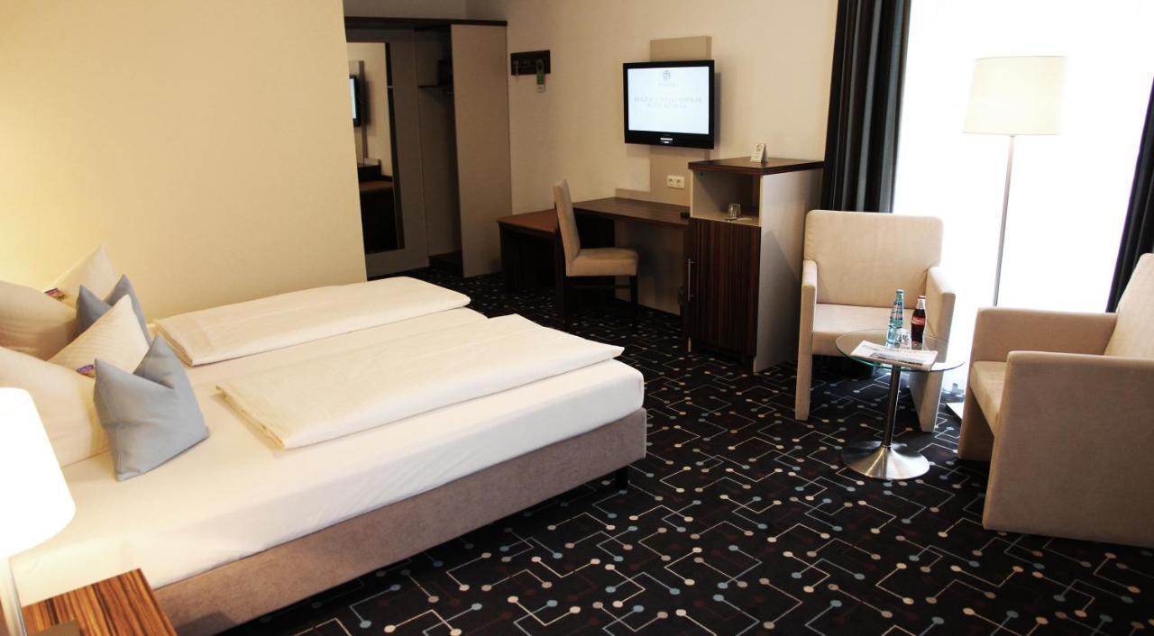 Hotel Koeniger Pliening Экстерьер фото